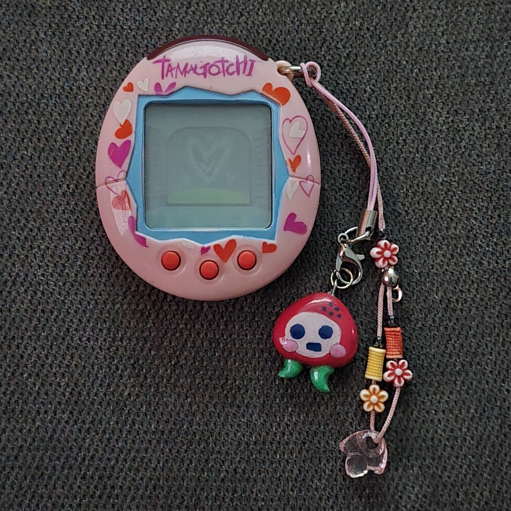 Tamagotchi Connection V1 Pink Hearts