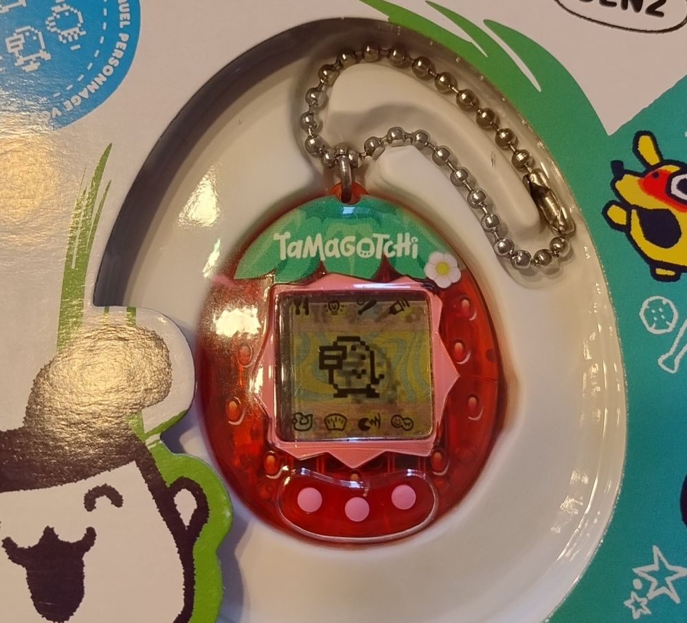 Tamagotchi Gen 2 Strawberry